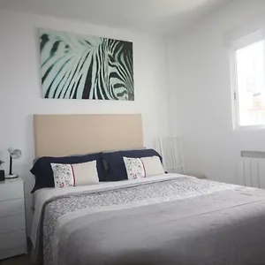 Habitación en casa particular Little Peaceful Retreat With Bath, Heating, Terrace, Free Wifi Fridge Easy Parking, Marbella